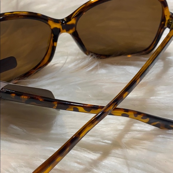 Franco Sarto Leopard Sunglasses - Picture 5 of 7